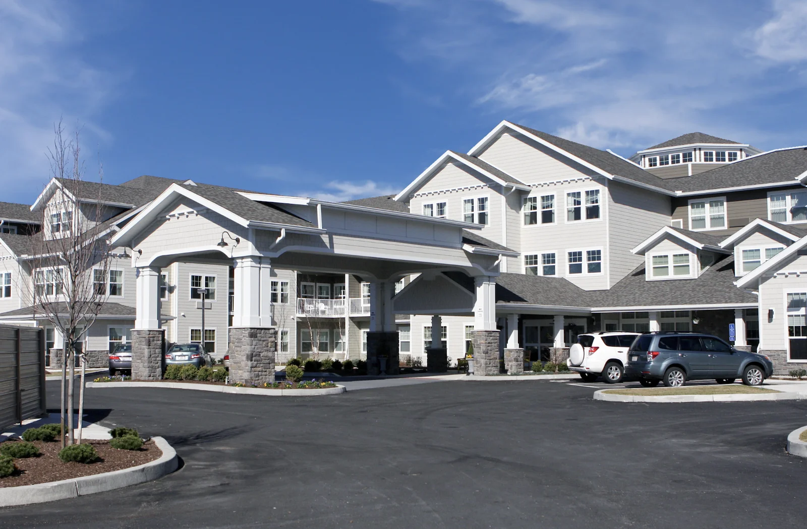 Heatherwood Gracious Retirement Living Hawthorn Senior Independent Living in Tewksbury, Massachusetts front exterior