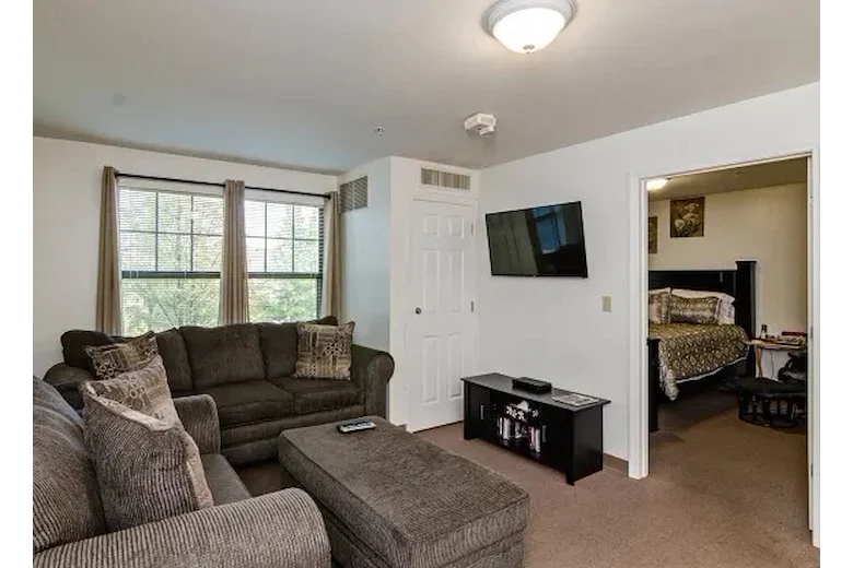Image of River Roads Manor (7)