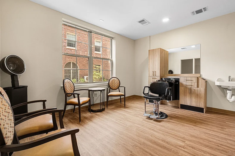 Image of The Louise on Western (5)