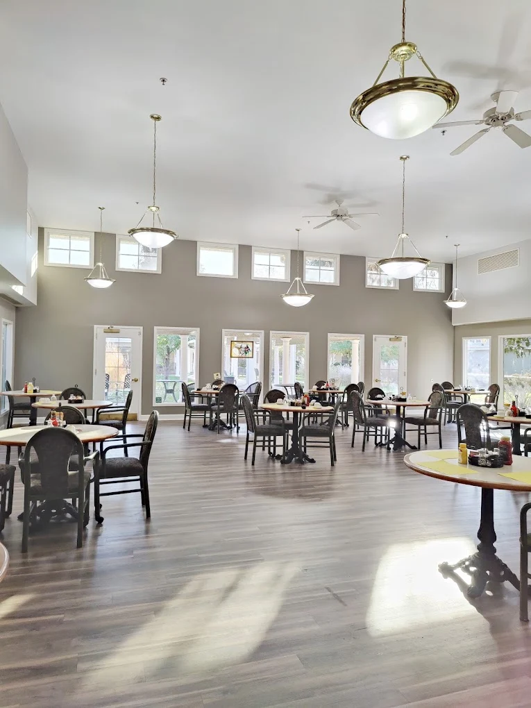 Image of Colonial Oaks at Leawood (4)