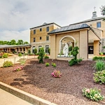 Image of Heisinger Bluffs Healthcare Western Campus (1)