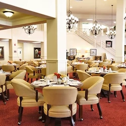 Meadowlark Estates Gracious Retirement Living Hawthorn Senior Independent Living in Lawrence, Kansas dining room