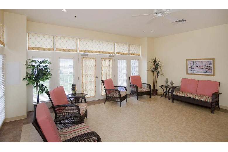 Image of The Oaks at Battle Creek Assisted Living (5)
