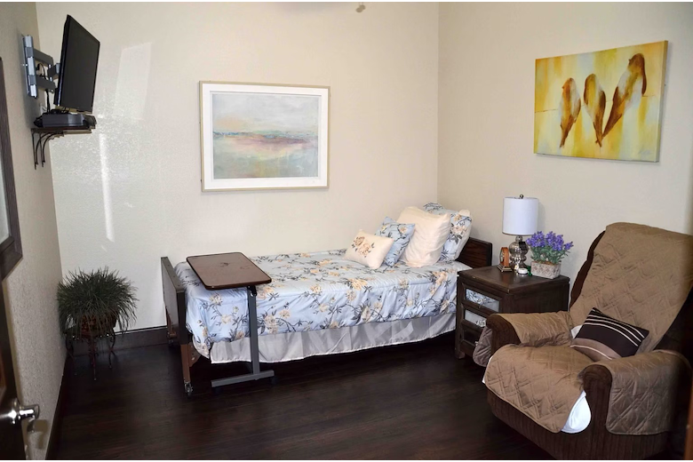 Image of Golden Oaks Assisted Living (7)