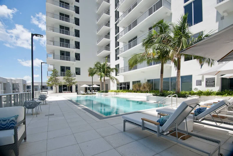 Image of Mirabelle (1)