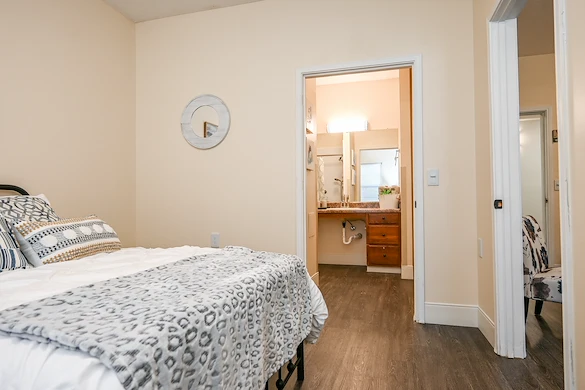 Charter Senior Living of Cleveland apartment bedroom and bathroom