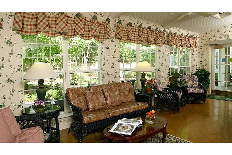Image of Forest Lake Manor (6)