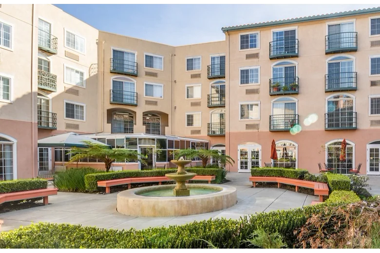 Image of Carlton Senior Living Fremont (3)
