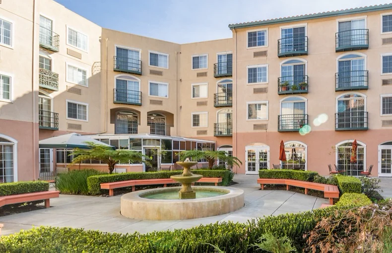 Image of Carlton Senior Living Fremont (3)