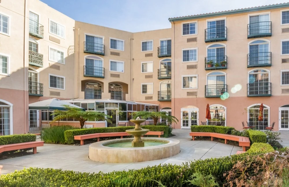 Image of Carlton Senior Living Fremont (3)