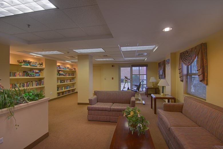 Image of Senior Suites of Garfield Ridge (4)
