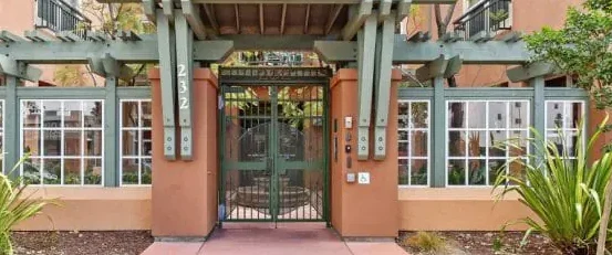 Image of Broadmoor Plaza (3)