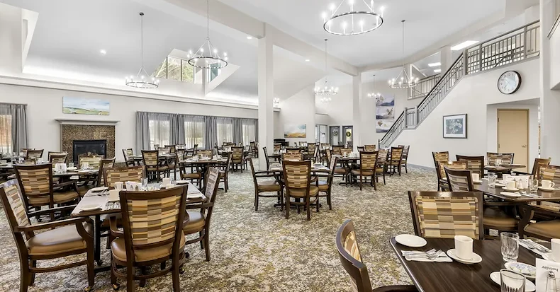 Image of Holiday Redbud Hills (3)