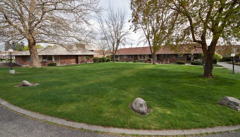 Image of Pines Terra and Manor Apartments (1)