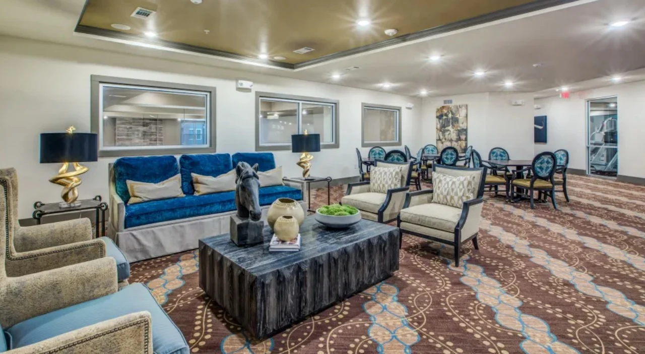 Watermere at Woodland Lakes senior living community offering active adult living and independent living in Conroe, TX, lounge area for gathering