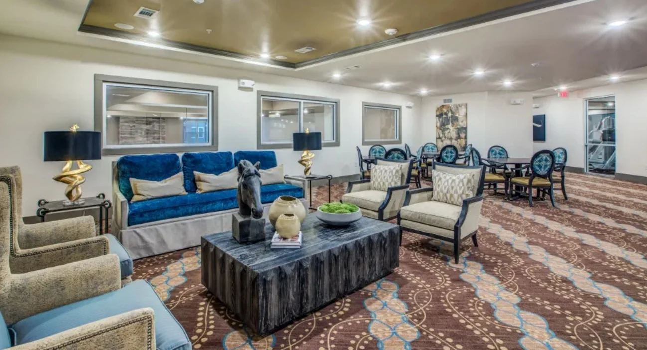 Watermere at Woodland Lakes senior living community offering active adult living and independent living in Conroe, TX, lounge area for gathering