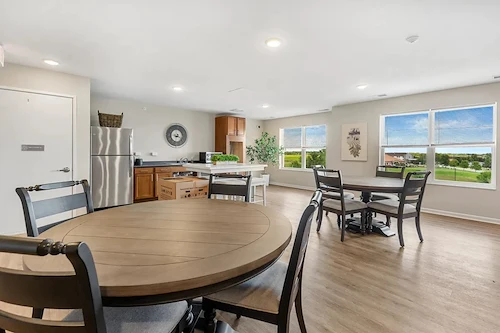 Image of Deville Manor Senior Living (3)