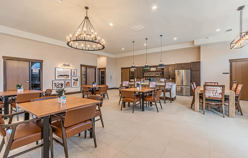 Image of Hickory Manor (3)