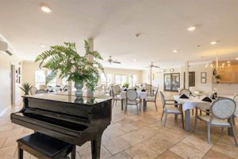 Image of SummerHouse Bay Cove (3)