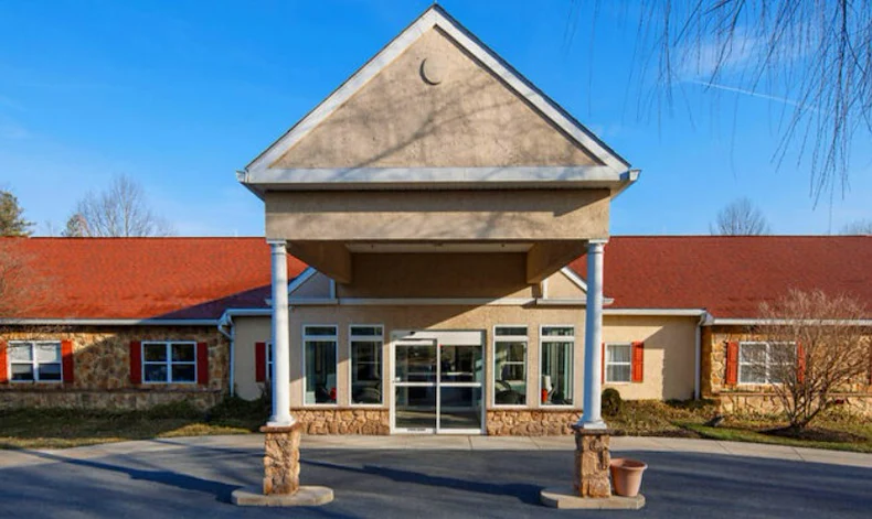 Image of Oak Leaf Manor South (1)