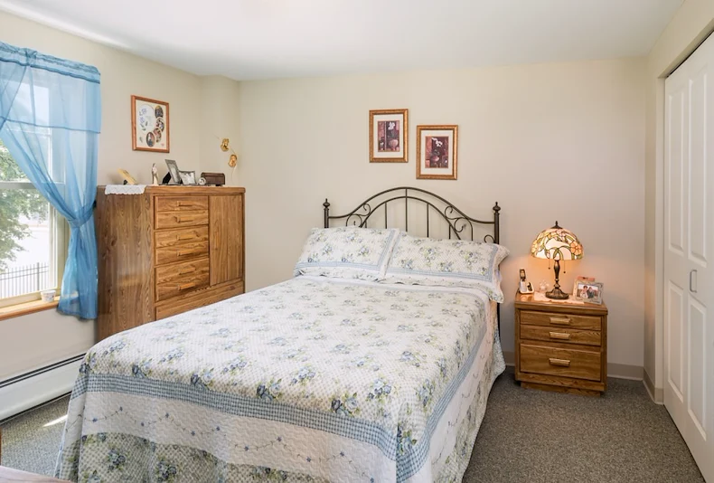 Image of Coliseum Senior Residence I, II & III (3)