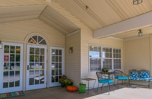 Image of Chisholm Court (2)
