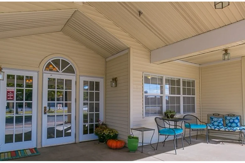 Image of Chisholm Court (2)