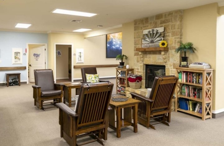 Image of Lakeshore Senior Living (8)