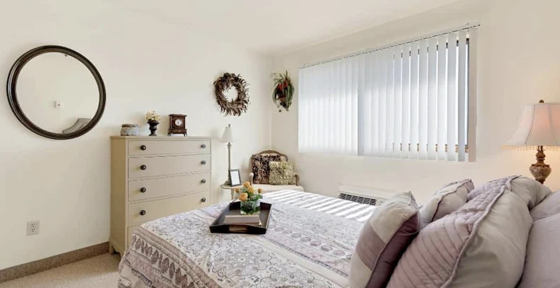 Image of Royal Columbian Retirement Inn (7)