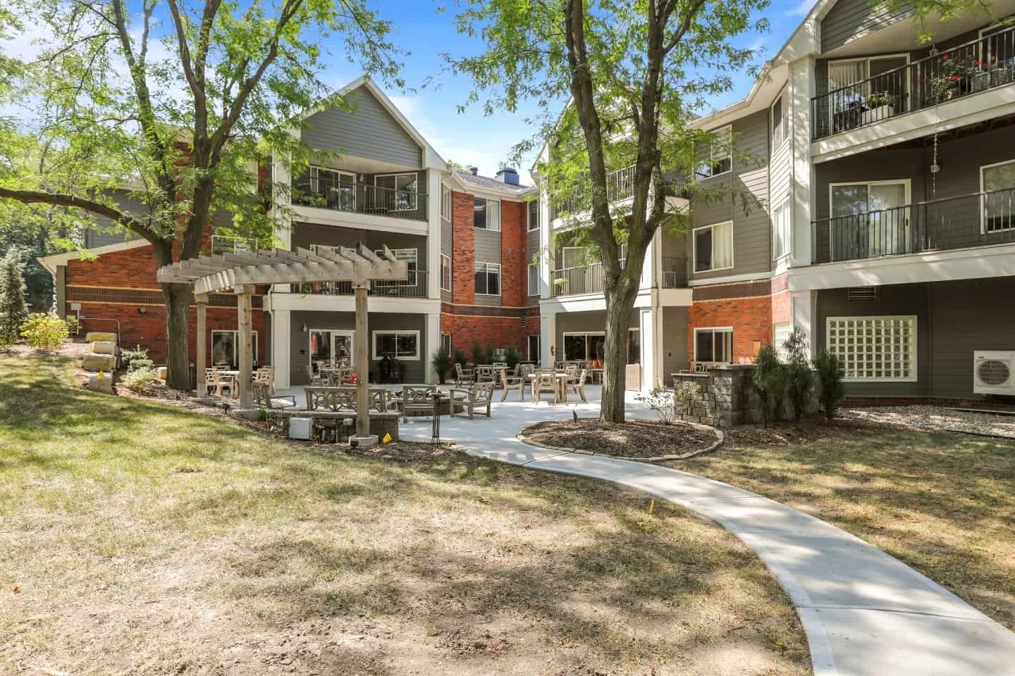 Image of Arboretum Village (2)