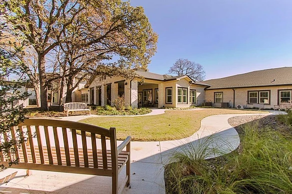 Image of The Oaks at Flower Mound (2)