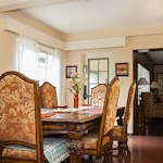 The Oaks of Pasadena dining area