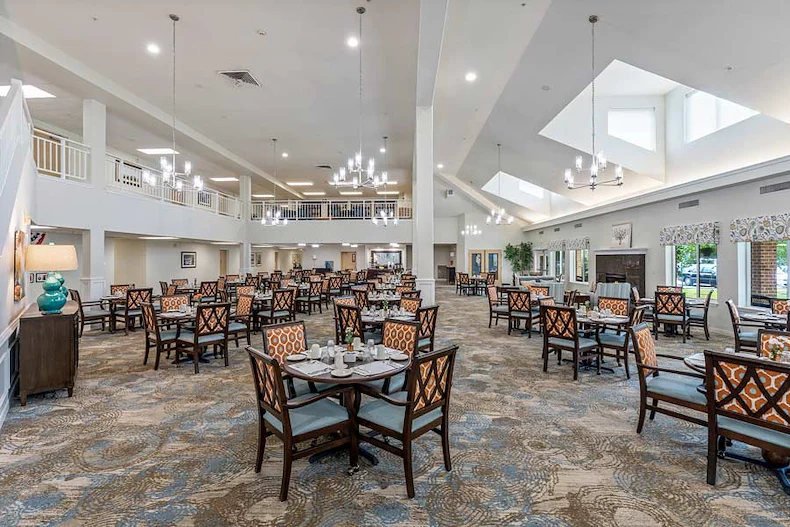Colonial Harbor Gracious Retirement Living Hawthorn Senior Independent Living in Yorktown, Virginia dining room