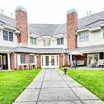 Charter Senior Living of Charlotte outdoor space