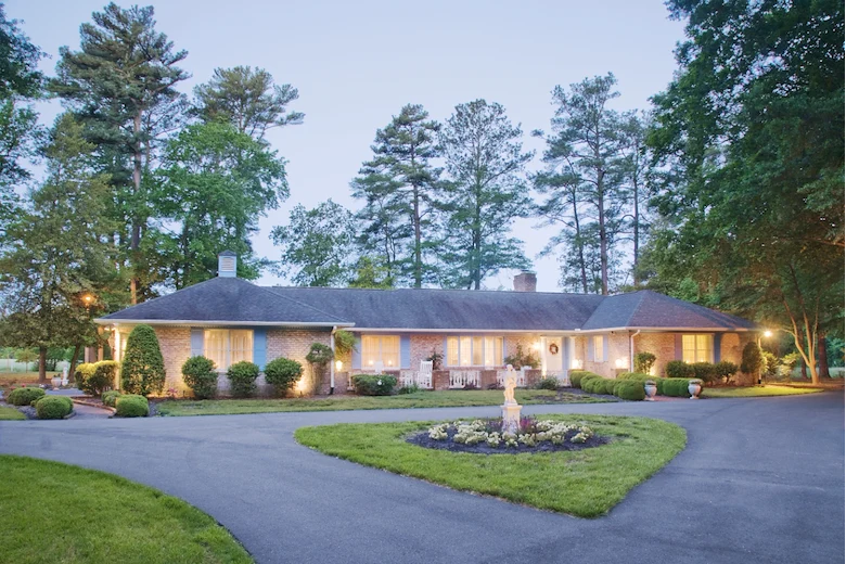 Image of Chesapeake Manor (1)