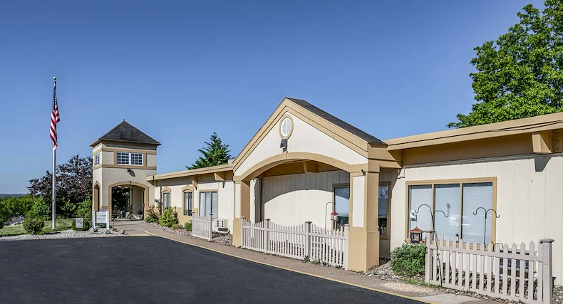 Image of Eagle Pointe Healthcare Center (1)