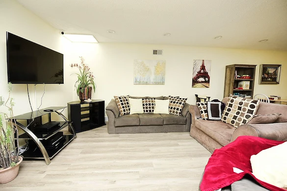 Image of Blue Skies of Chatsworth (3)