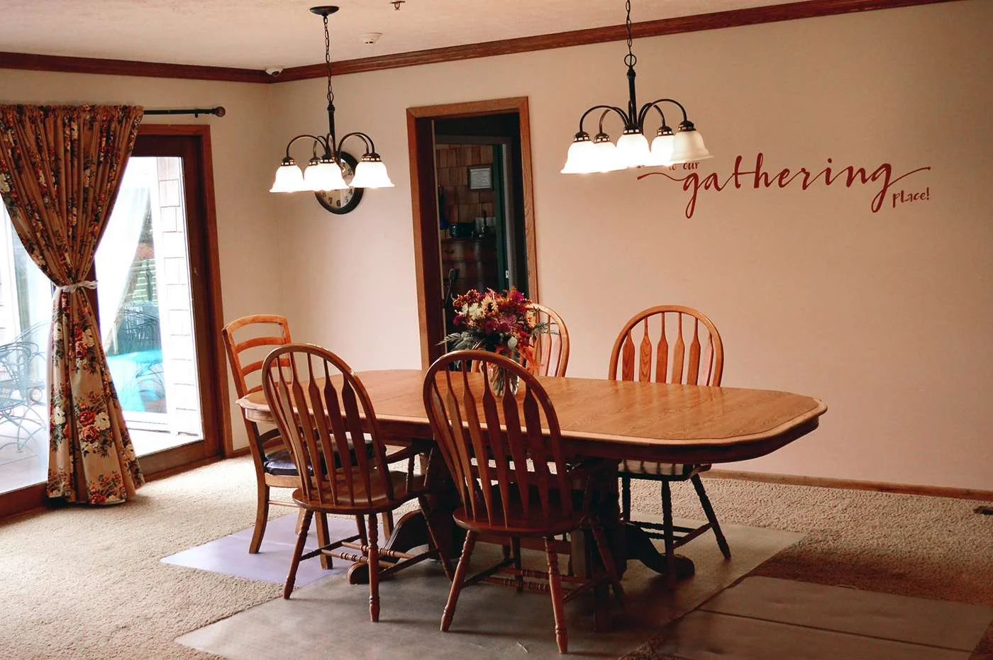 Legato Living Residential Memory Care at Legacy senior living community offering assisted living, memory care, adult day services, and respite care in Omaha, NE, dining room 