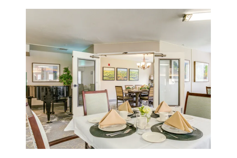 Image of Maple Ridge Senior Living (5)