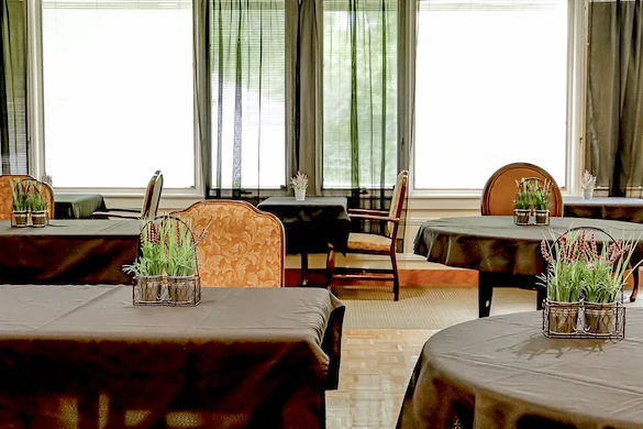 Image of Signature Healthcare At Jefferson Manor Rehab & We (5)