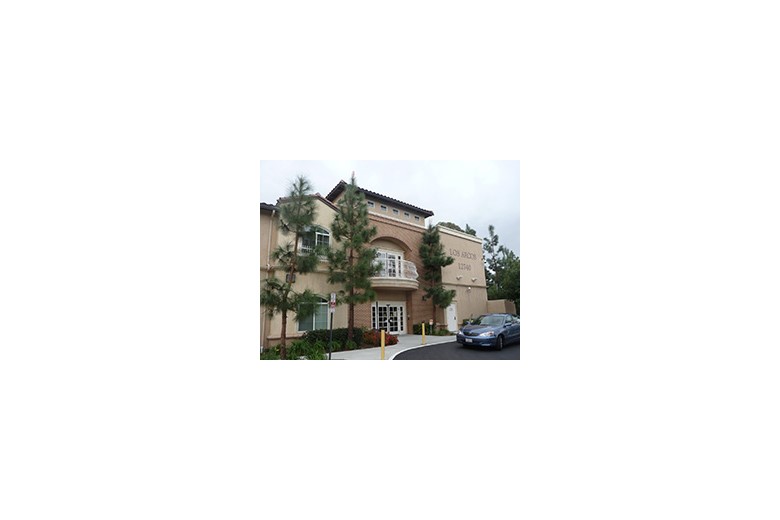 Image of Los Arcos Apartments (2)
