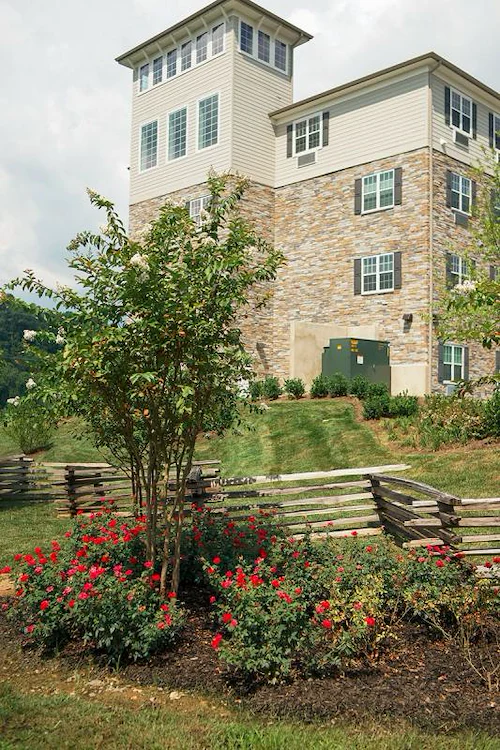 Image of Vantage Pointe Village (2)