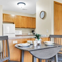 Image of The Glenwood Assisted Living of Mt. Zion (5)