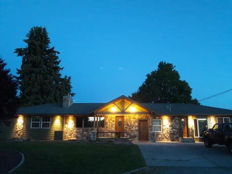 Image of Valley Pines Retirement Home (1)