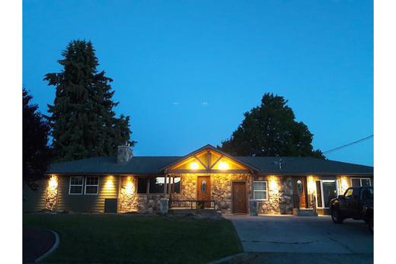 Image of Valley Pines Retirement Home (1)