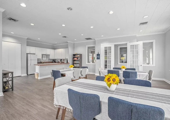 Image of Crescent Club Apartments (9)