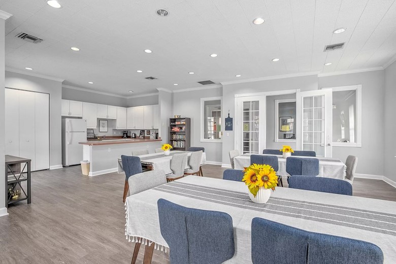 Image of Crescent Club Apartments (9)