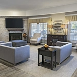 American House Farmington Hills, senior living community offering independent living, assisted living, memory care, and respite care in Farmington Hills, MI, community living room