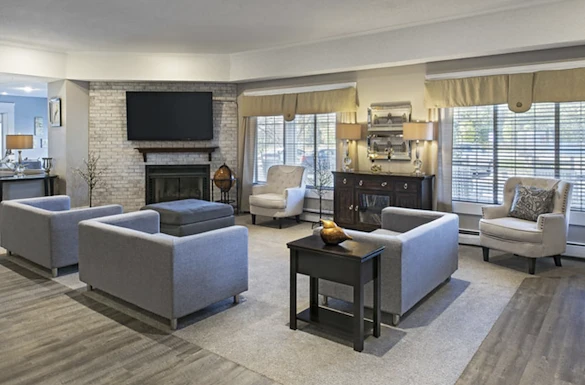 American House Farmington Hills, senior living community offering independent living, assisted living, memory care, and respite care in Farmington Hills, MI, community living room
