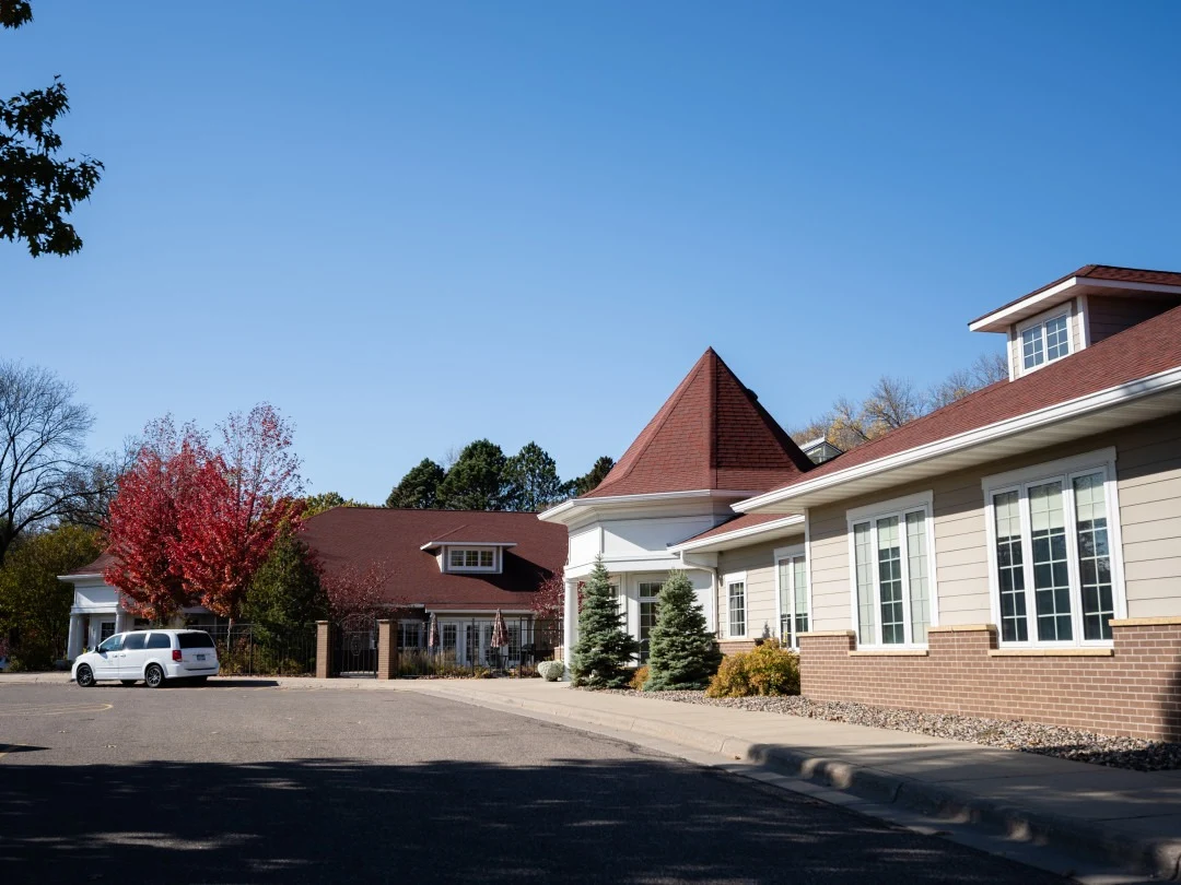 Image of Cottage on Forest (1)